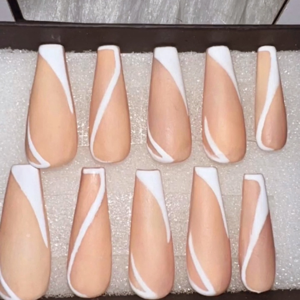 Press on nails